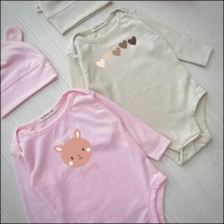 Combo de 2 bodys + 2 gorritos con orejitas (corazoncitos)